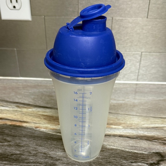 Tupperware Quickshake - Picture 1 of 6